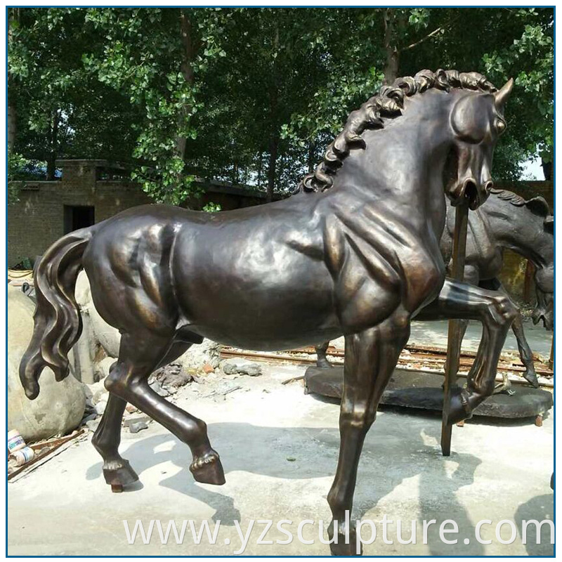 life size horse statue